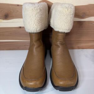 Ugg Classic Women Camel Leather Short Boots Lined Sheepskin Faux‎ Fur Size 5